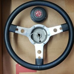 70-76 MGB/Midget 14" Steering Wheel and Moto Lita/Tourist Trophy Hub Kit