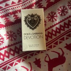 DOLCE &  GABBANA.  DEVOLTION 