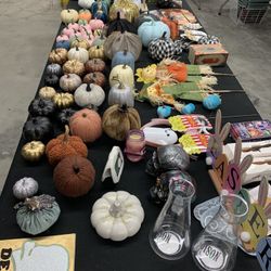 Only $1 Each!!🍃🍂 End of the season clean out Today through Halloween Day🎃 Stop in for some home decor and costumes just $1 each! Send us a message 