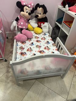 Toddler bed