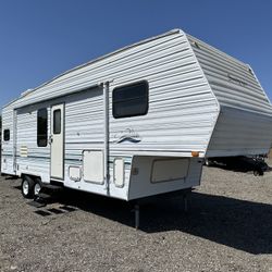 1999 Forest River Sandpiper 28’ ( Camp Ready )