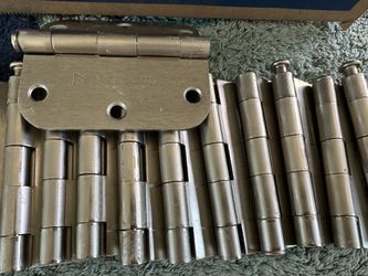 18 Masonite Door Hinges and Screws