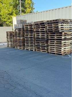 Pallets for 2.50 eqch have 100 of em
