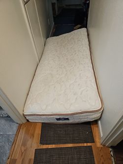 Twin mattress