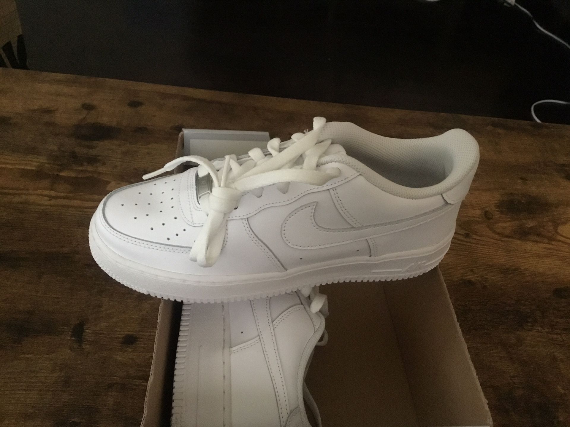New Kid’s Nike Air Force 1 size 6Y/7.5W