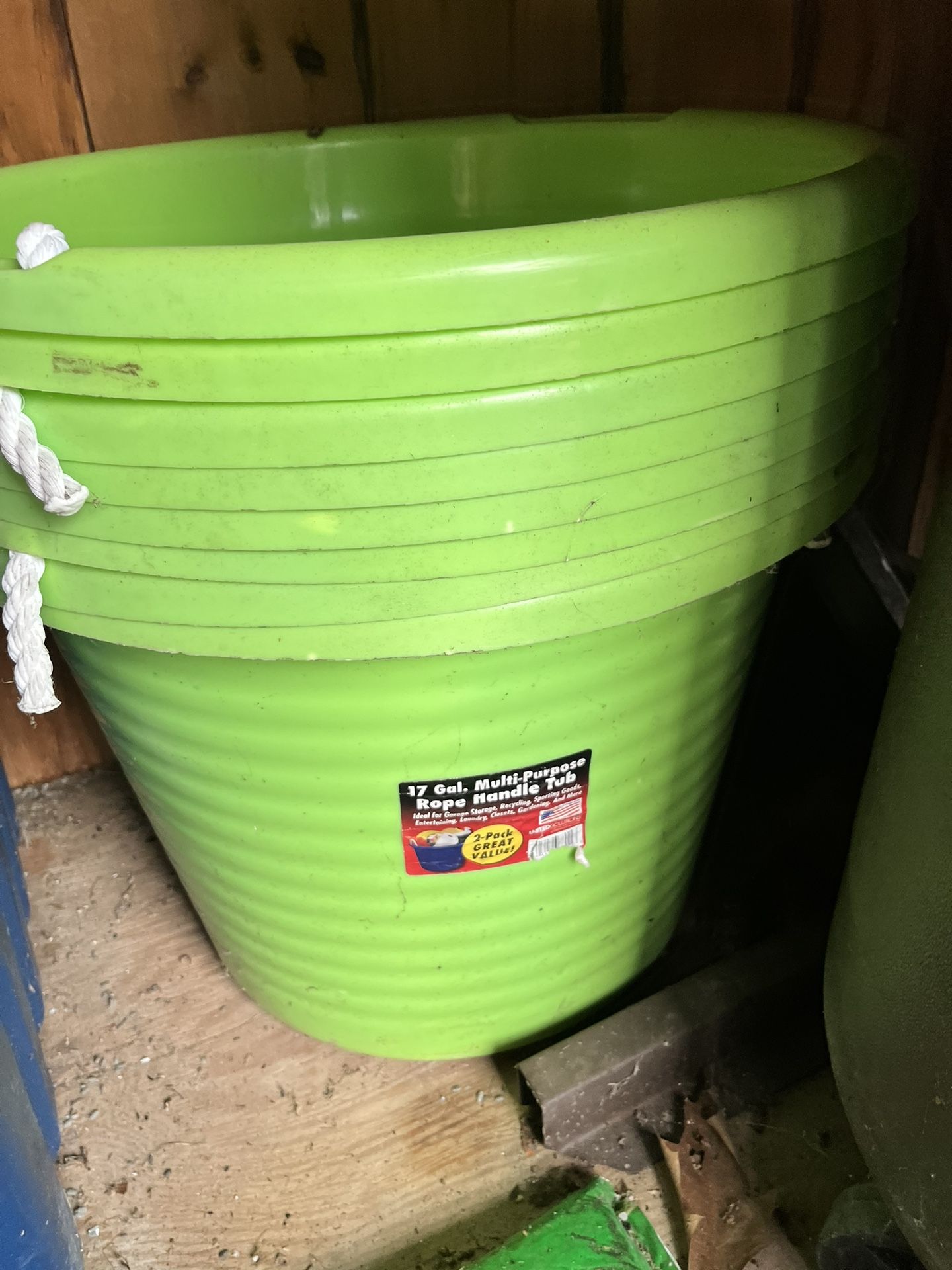 17 Gallon Tubs With Rope Handles (8)