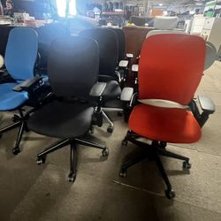 Office Chair - Steelcase V2 Leap Office Chair 