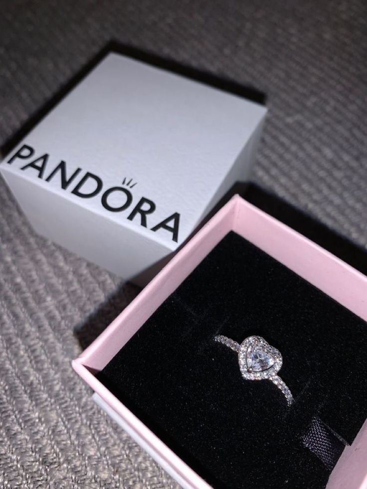 Pandora Sparkling Elevated Heart Ring