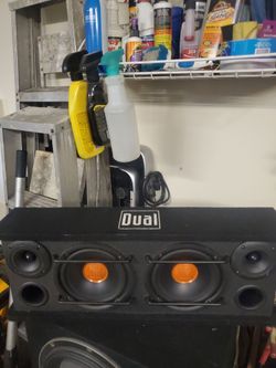 2 6.5 inch speakers with 2 tweeters