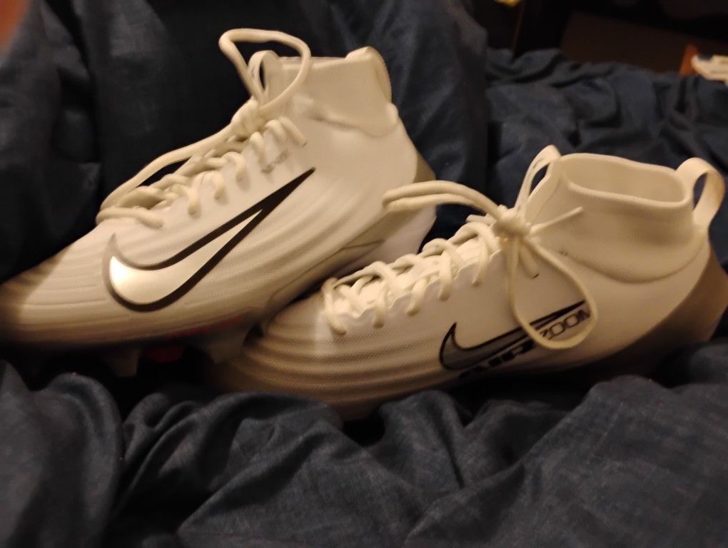 Branks New Niki Cleats Size 9