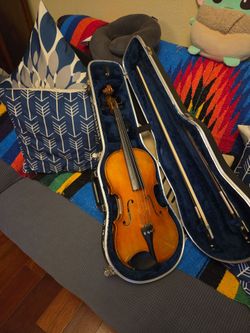 Violin with Case and Two Bows