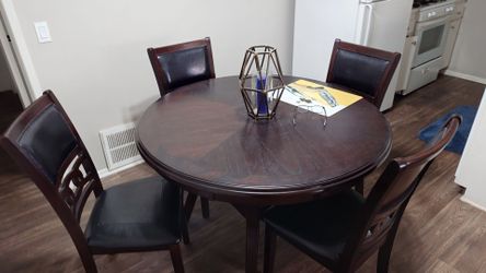 Circular table