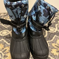 Snow Boots Size 7 Big Kid