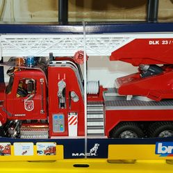 Bruder mack 2025 fire engine