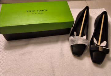 Brand
New Kate spade  Deco Bow Downtown Black  Leather Size 8B Ballet style flats