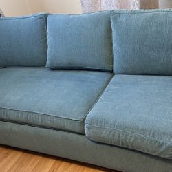 Pull Out Couch 