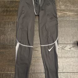 Men’s Medium Nike Pro Combat Leggings