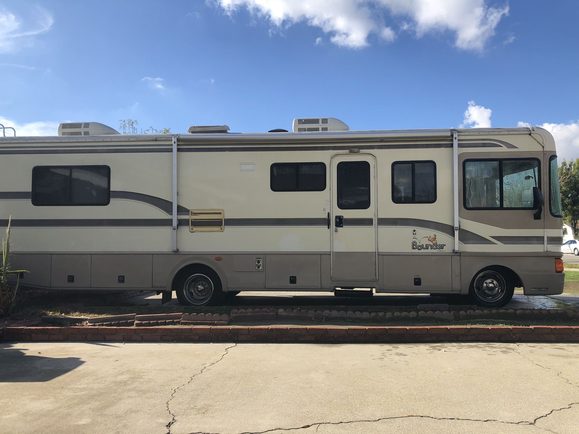 1997 BOUNDER 32FT motorhome for Sale in Riverside, CA OfferUp
