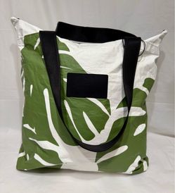 Aloha Collection Day Tripper Tote Seaweed Monstera With Black Accents