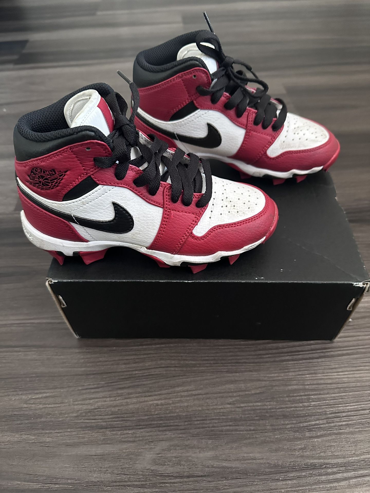 Jordan 1 Kids’ Mid Multisport Cleats