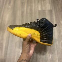 Jordan 12 University Golds