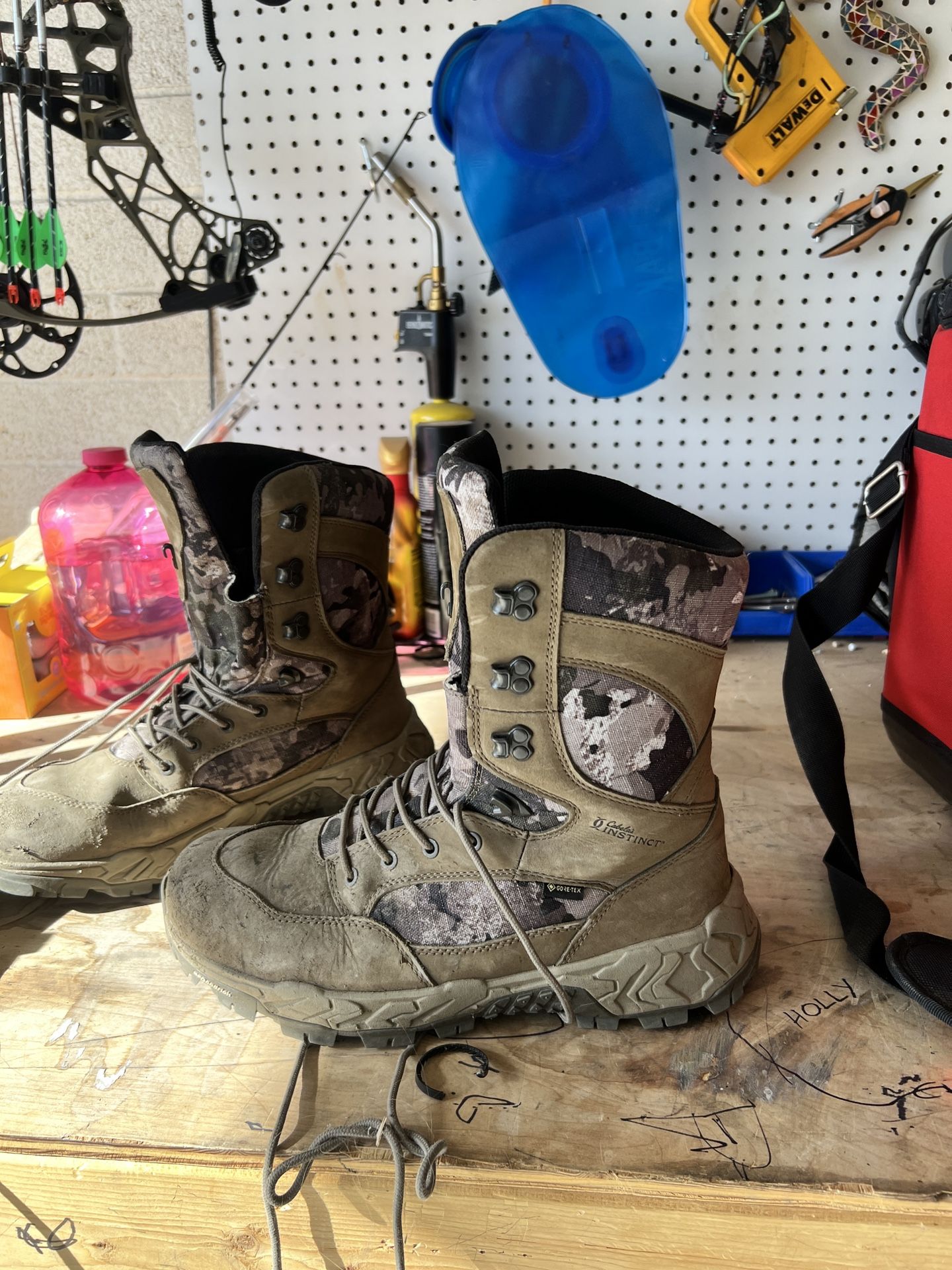 Cabelas Instinct Hunting Boots Men's 11