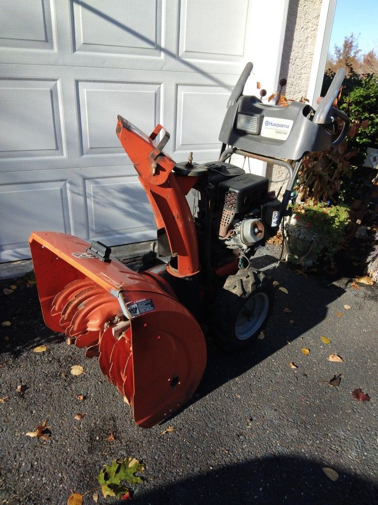 Husqvarna Snowblower 2-stage Runs Excellent Garage Kept