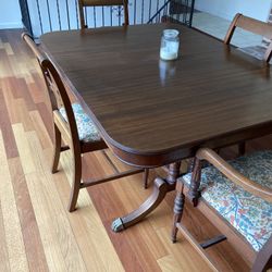Antique Dining Room Set. With Lion Feet. Solid Wood Excellent Condition. 