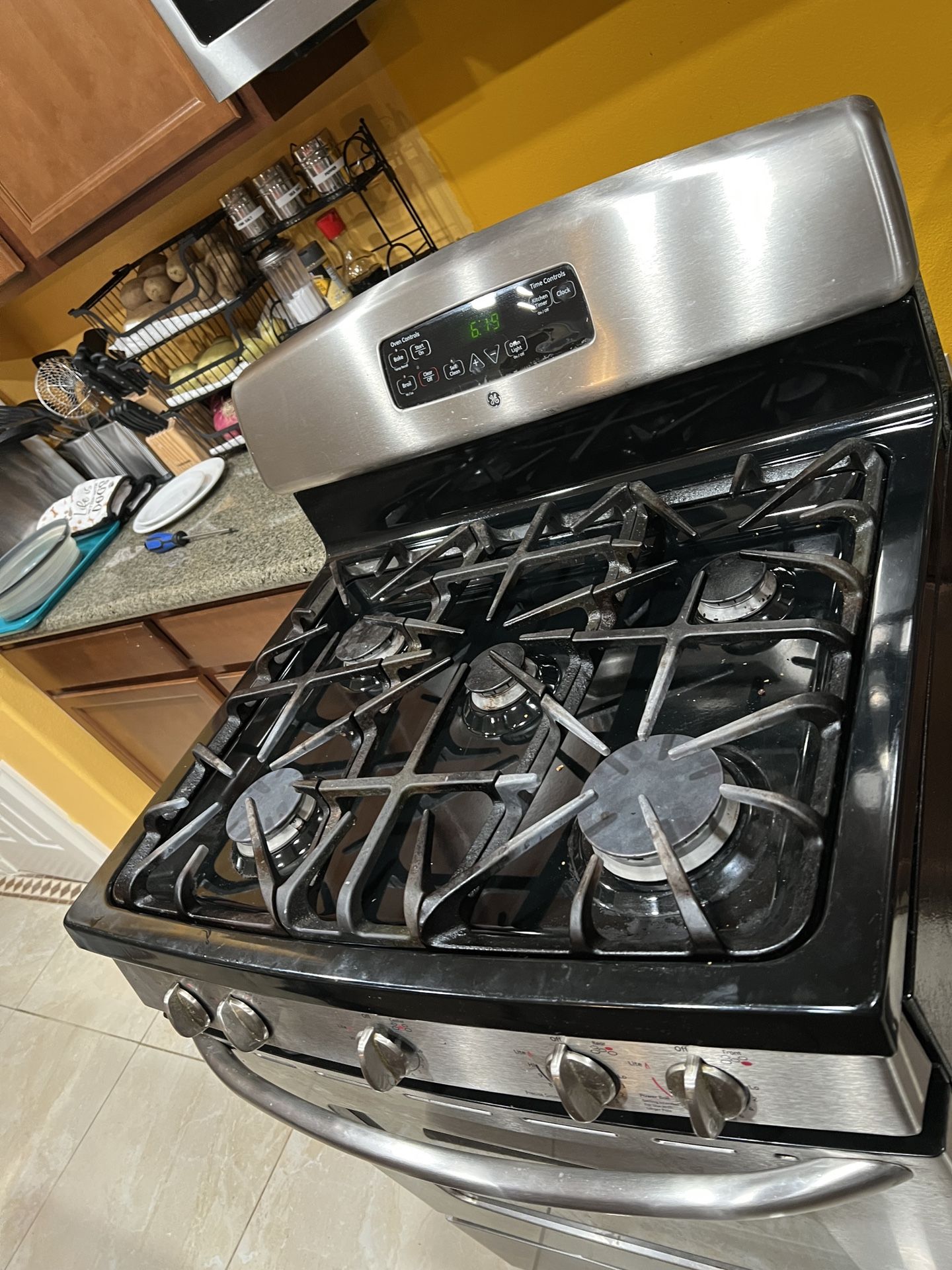 GE Stove/ 5 Burner Gas Stove for Sale in Menifee, CA - OfferUp
