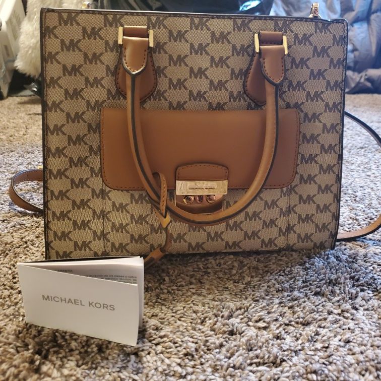 Michael Kors Bag for Sale in Lake Wylie, SC - OfferUp