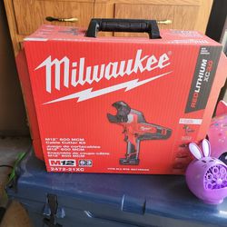 Milwaukee M12 600MCM Cable Cutter