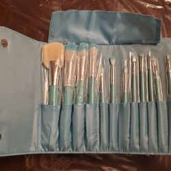 Cute Make-Up Brushes 