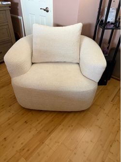 Swivel barrel chair