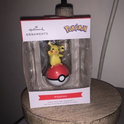 Hallmark ornaments Pokémon Tcg: Pikachu with poke ball