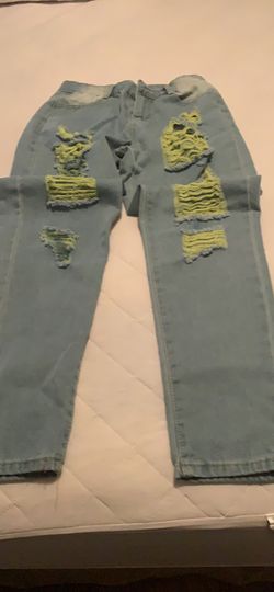 Women Distressed Jeans
