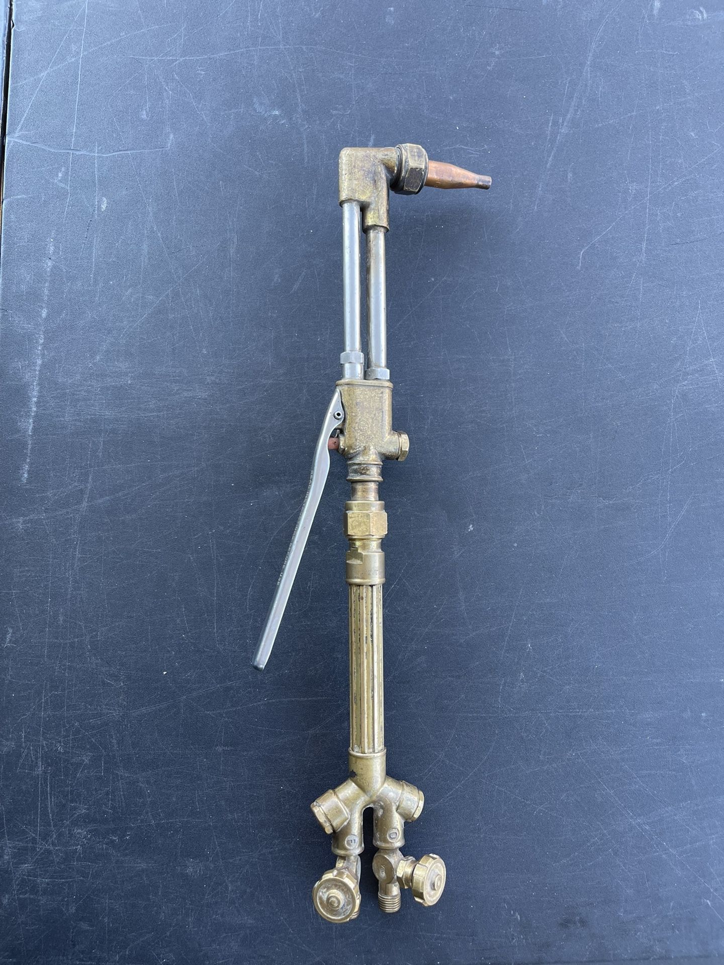 I would like to buy your VICTOR JOURNEYMAN Cutting Welding Torch CA2460 w/ Radnor WH36FC Handle Pick Up Only