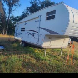 2006 Rockwood 32ft 5th Wheel