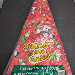 Snoopy and Gang Vintage Padded Christmas Tree Skirt or Round Table Cover (Edges Not Bound)
