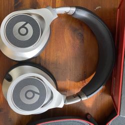 Beats Executive By Dr Dre  Like New