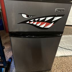 Mini Fridge / Freezer - Free