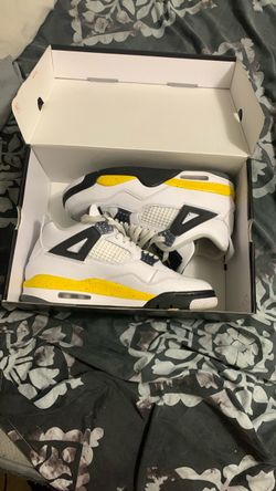 Air Jordan’s 4 size9