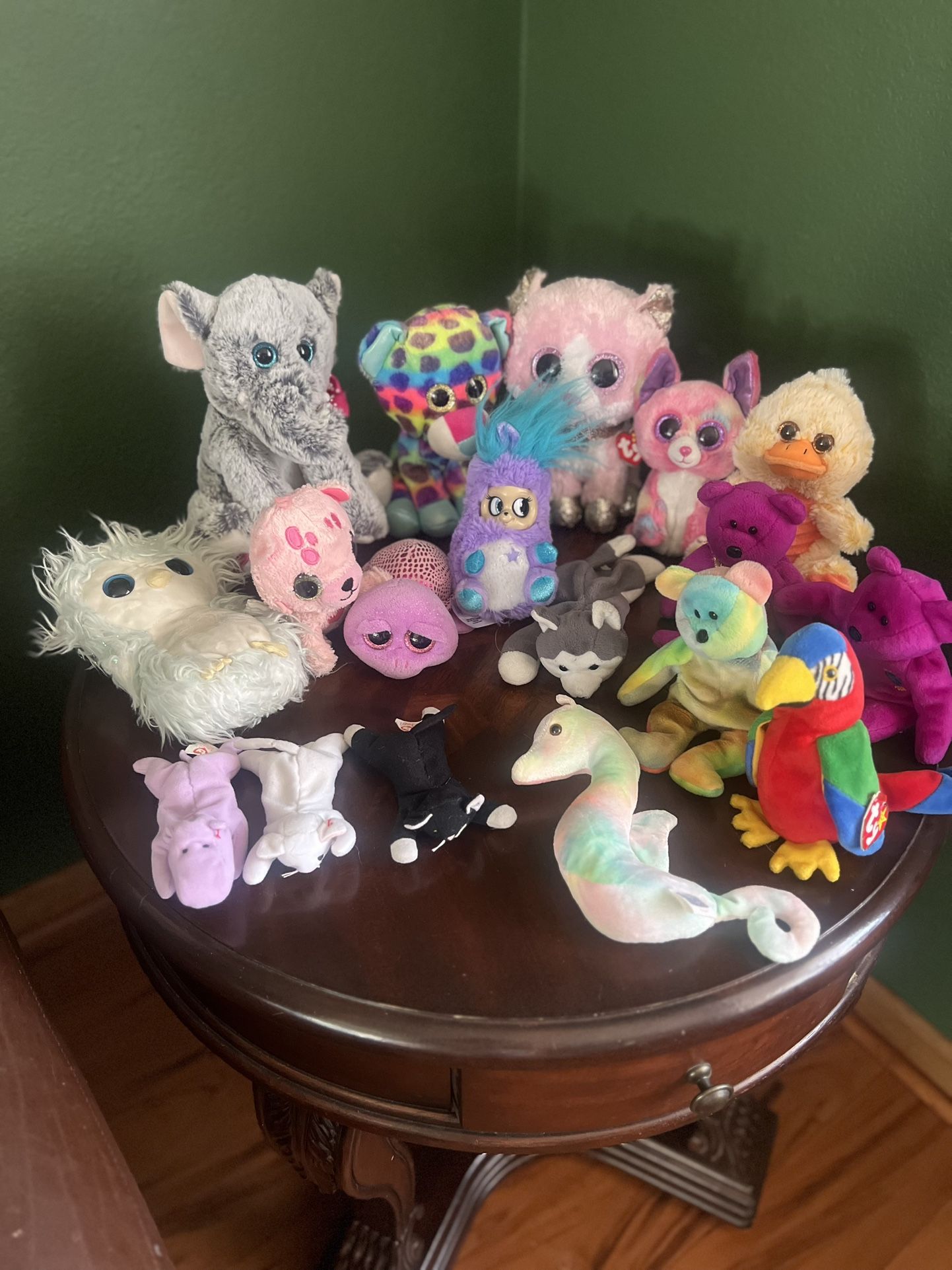 Beanie Babies & Beanie Boo Collection of Plush Toys