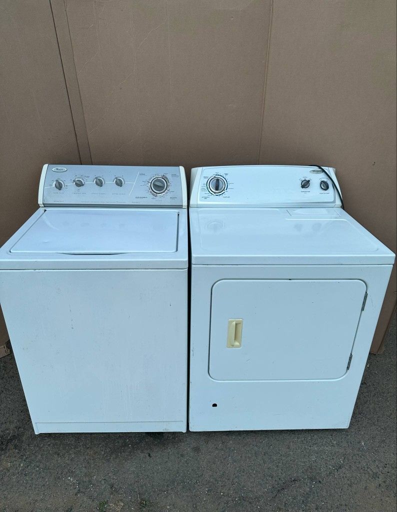 Whirlpool Washer And Gas Dryer 