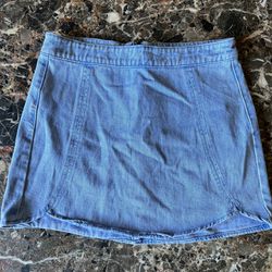 Ladies PacSun denim light wash mini skirt in size small