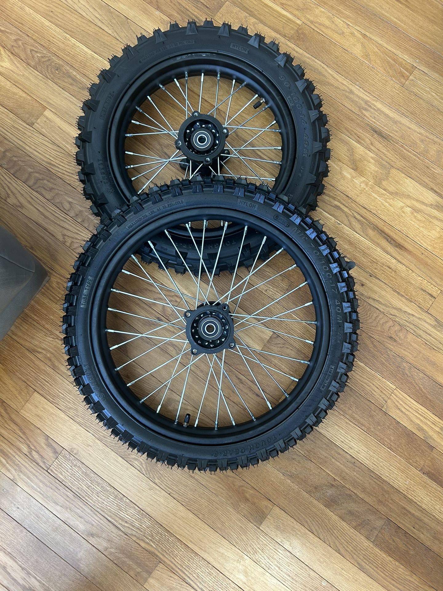 Dirt bike Tires