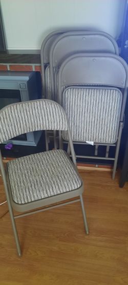 Set of 4 Samsonite folding chairs