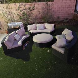 4 pc Modular Crescent
Outdoor Sofa