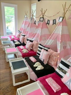 🎀 Pink & White Striped Kids Teepee Tent NEW – $65 FIRM🎀