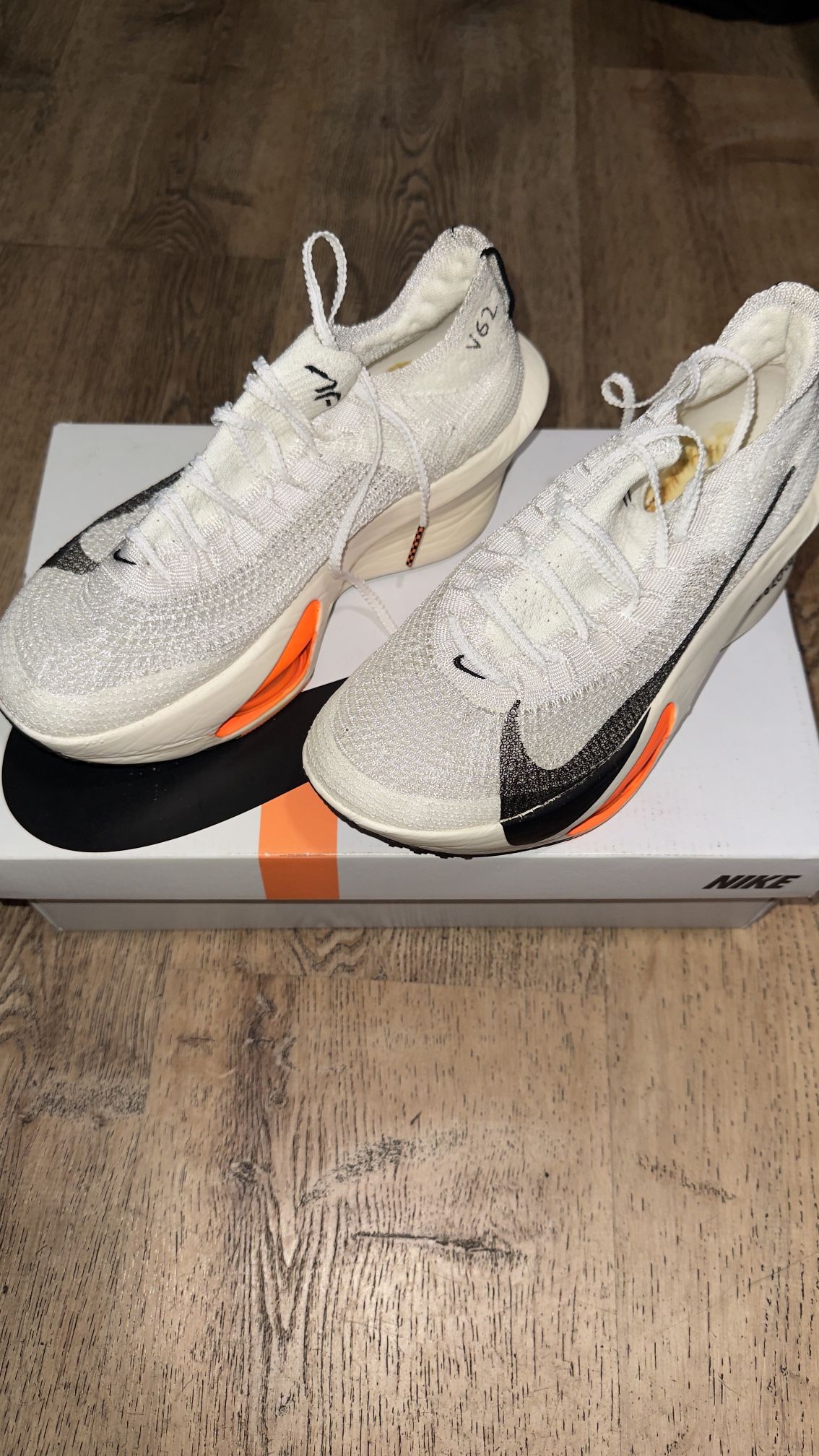 Alpha fly 3 Men’s Size 8 No Insoles