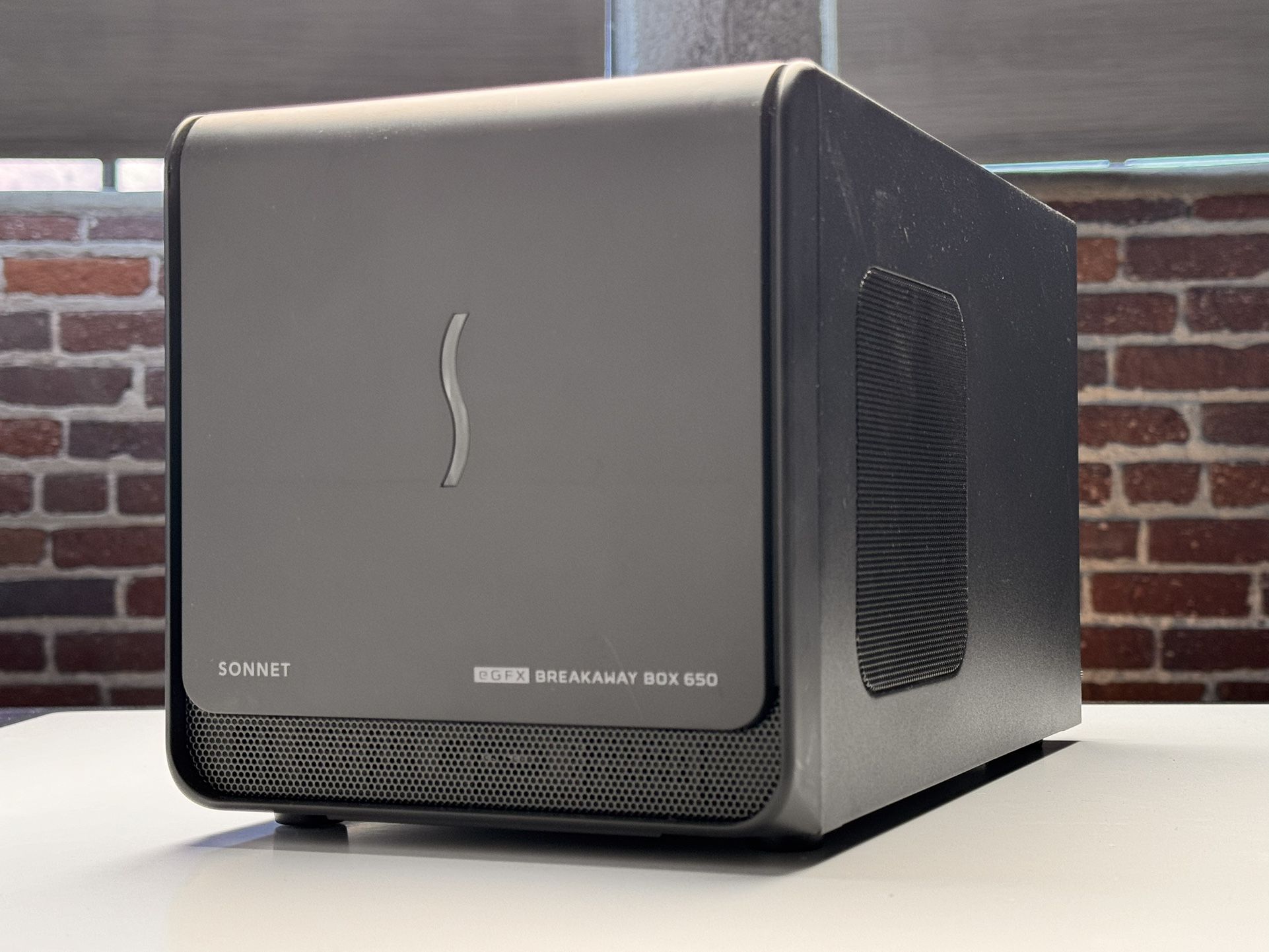 eGFX Breakaway Box 650とRadeon RX Vega 64 Sonnet Announces